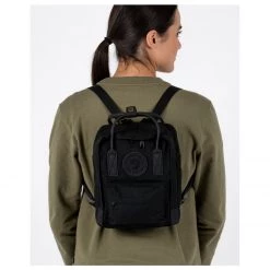 Tout neuf ⌛ Fjällräven - Kånken No.2 Black Mini 7 - Sac à dos journée ???? -Sacs à dos journée Soldes fjaellraeven kaanken no2 black mini 7 sac a dos journee detail 4